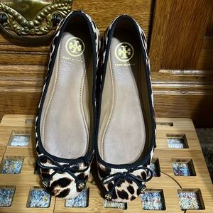 Tory burch flat shoes